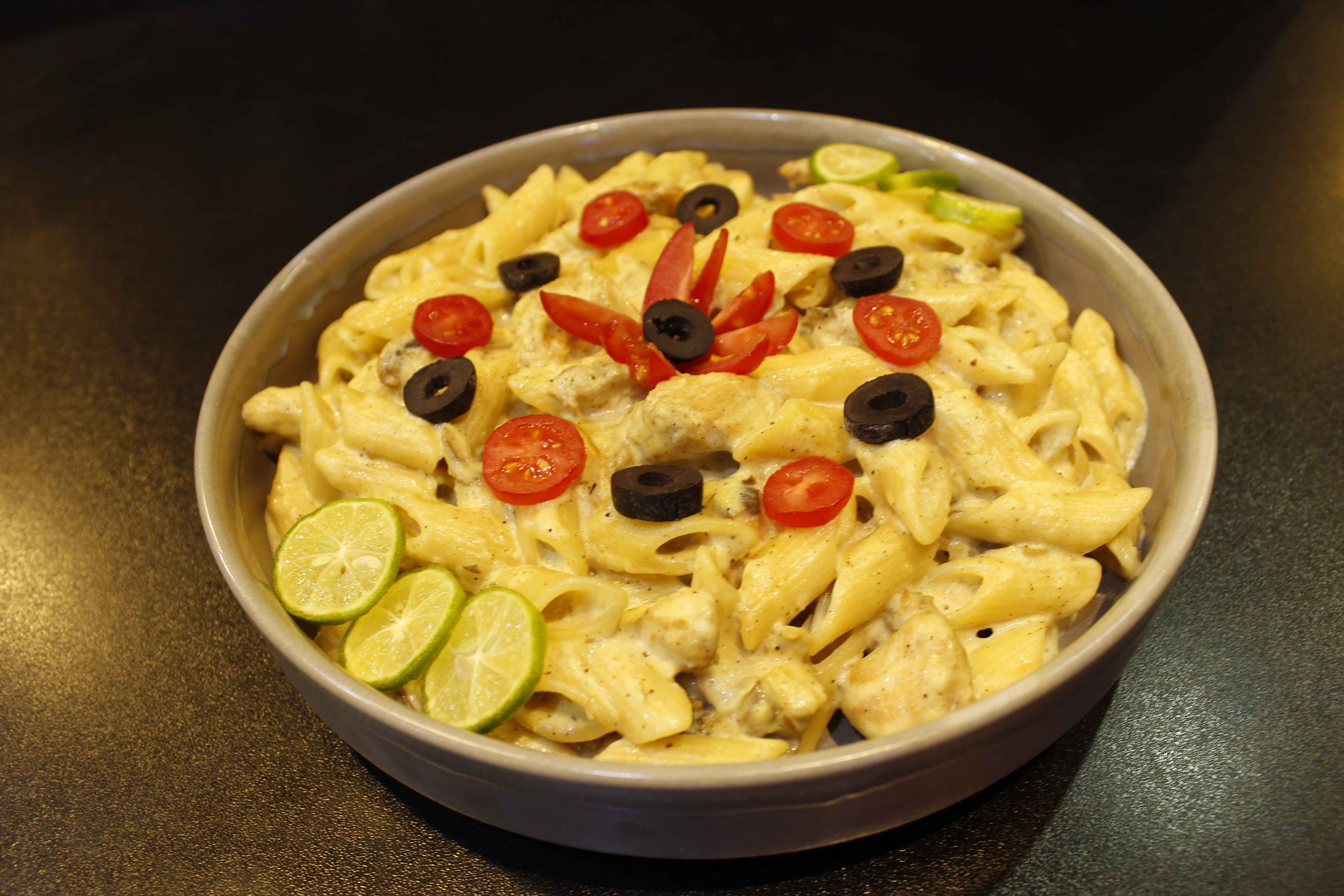 پاستا چیکن آلفردو